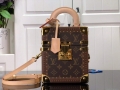 LV M10077 Louis Vuitton Camera Box