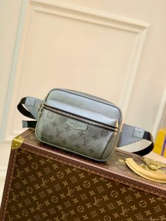 LV M30247 Louis Vuitton Outdoor Bumbag Silver