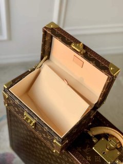 LV M20292 Louis Vuitton Coffret Tresor 24 Case Apricot