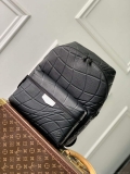 LV M21391 Louis Vuitton Discovery Backpack Black