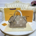 Louis Vuitton LV M58914 Petit Palais Bicolor Monogram empreinte leather Crème