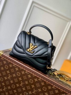 LV M21720 Louis Vuitton Hold Me Top-handle Bag Black