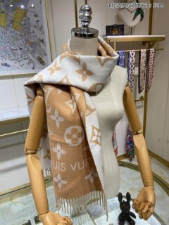 LV M77729 Louis Vuitton LV Essential Scarf L60194