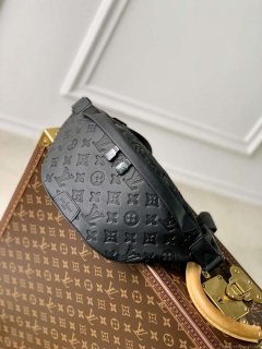 LV M46036 Louis Vuitton Discovery PM Bumbag Black