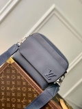 LV M22611 Louis Vuitton Fastline Messenger Navy Blue