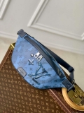 LV M22576 Louis Vuitton Discovery Bumbag Abyss Blue