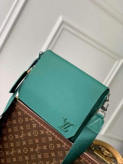 LV M22505 Louis Vuitton Takeoff Messenger Bag Green