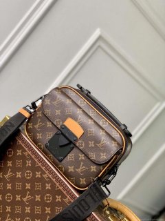 LV M46688 Louis Vuitton S-Lock Messenger Radiant Sun