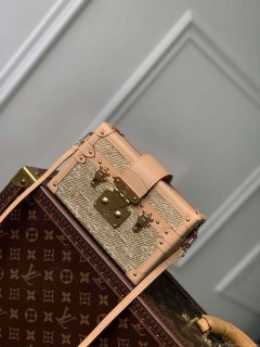 LV M22882 Louis Vuitton Petite Malle Handbag Beige