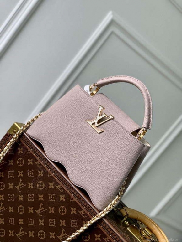 LV M22122 Louis Vuitton Capucines BB Handbag Wisteria