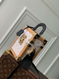 LV M10079 Louis Vuitton Camera Box Handbag White