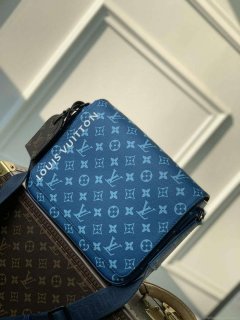 LV M23785 Louis Vuitton District PM Messenger Bag Atlantic Blue