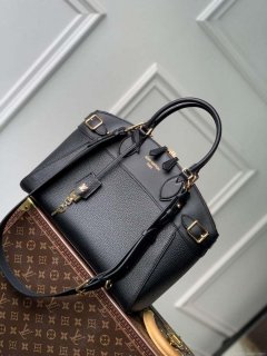 LV M22914 Louis Vuitton Lock It MM Bag Black