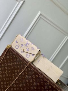 LV M82610 Louis Vuitton Pochette Félicie Bag Taro Purple