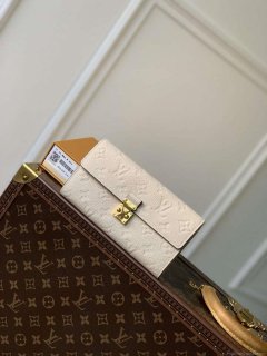 LV M83276 Louis Vuitton Sarah Wallet Cream