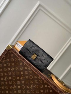 LV M82638 Louis Vuitton Sarah Wallet Black