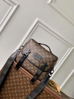 LV M46972 Louis Vuitton LV Trail Messenger Bag