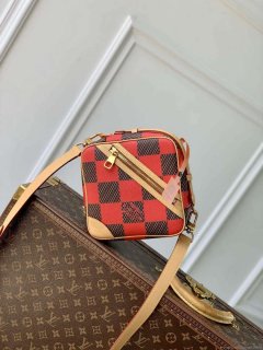 LV N40561 Louis Vuitton Chess Messenger Bag Red