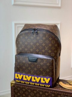 LV M57965 Louis Vuitton Discovery Backpack Monogram