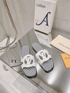 LV 1ABP20 Louis Vuitton LV Isola Flat Mules L66402