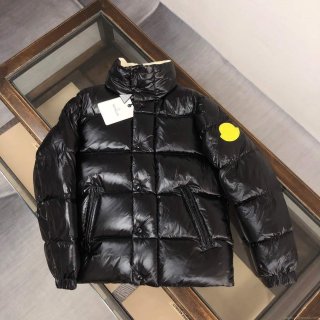 Moncler Short Classic Down Jacket M68734