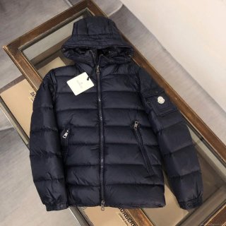 Moncler Short Classic Down Jacket M68740