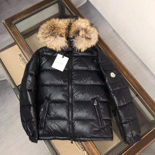 Moncler Short Classic Down Jacket M68743