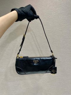 Prada 1BC201 Re-Edition 2002 small leather shoulder bag Black