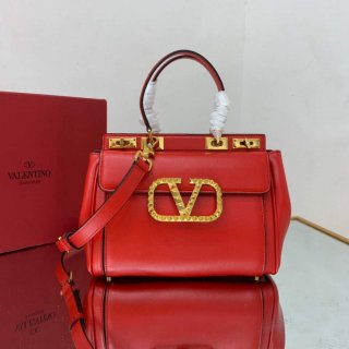 Valentino 4100 Medium Rockstud Alcove Handbag In Grainy Calfskin 2B0J41 Red