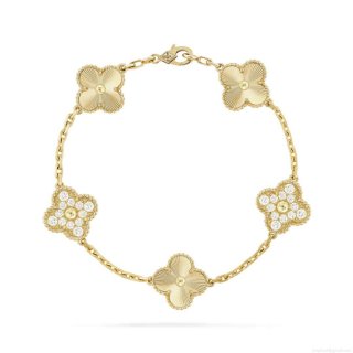 Van Cleef & Arpels Vintage Alhambra bracelet, 5 four-leaf lucky totems VCARP4KN00 Yellow gold