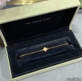 Van Cleef & Arpels Sweet Alhambra bracelet 1 motif VCARO85600 rsoe gold