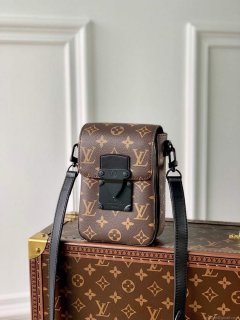 LV M81522 Louis Vuitton S-LOCK Vertical Wearable Wallet black