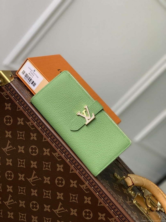 LV M82512 Louis Vuitton LV Vertical Wallet Vert Noto Green