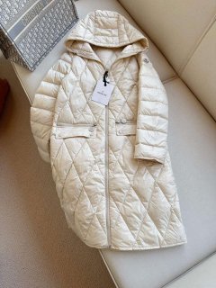 Moncler Women’s Fashion Clothing Long Down Coat M68722