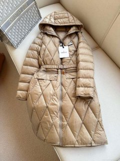 Moncler Women’s Fashion Clothing Long Down Coat M68724